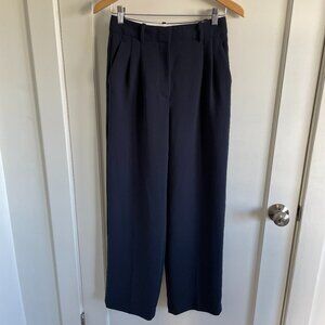 Aritzia The Effortless Pant in Crepette, Navy, Size 4